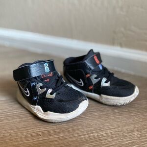 Kids’ Nike Shoe- Kyrie Inifinity Mismatched colorway Shoes Sneakers